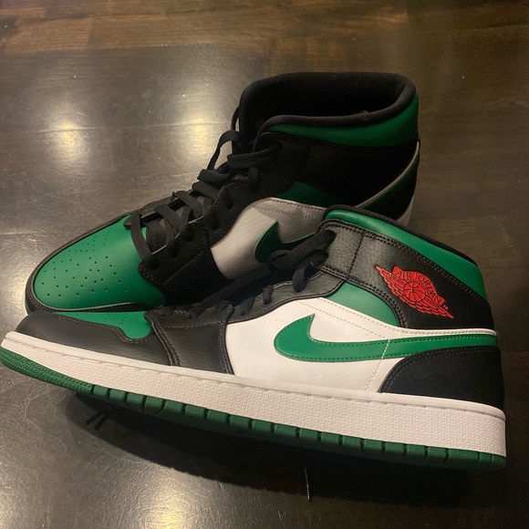 Jordan 1 Mid Green Toe Sneakers - Picture 2 of 9